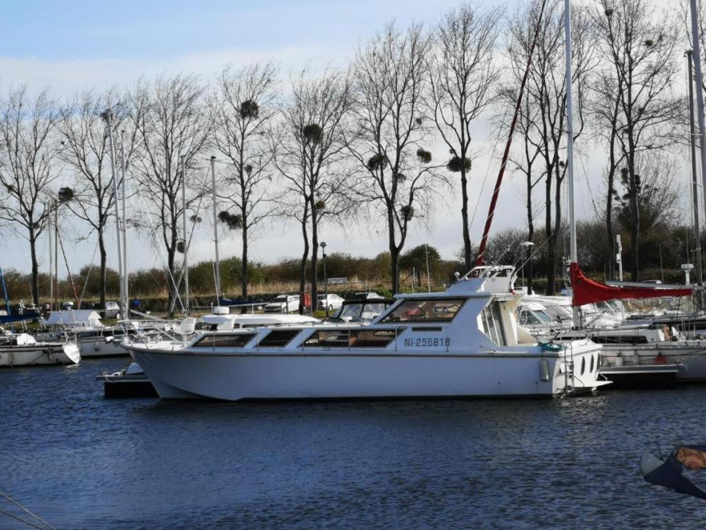 Exceptionnel Bateau Maison Reine Mathilde Уистреам Экстерьер фото