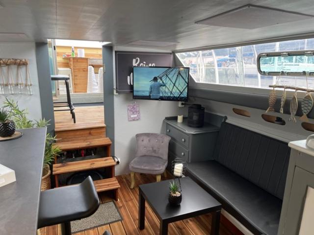 Exceptionnel Bateau Maison Reine Mathilde Уистреам Экстерьер фото